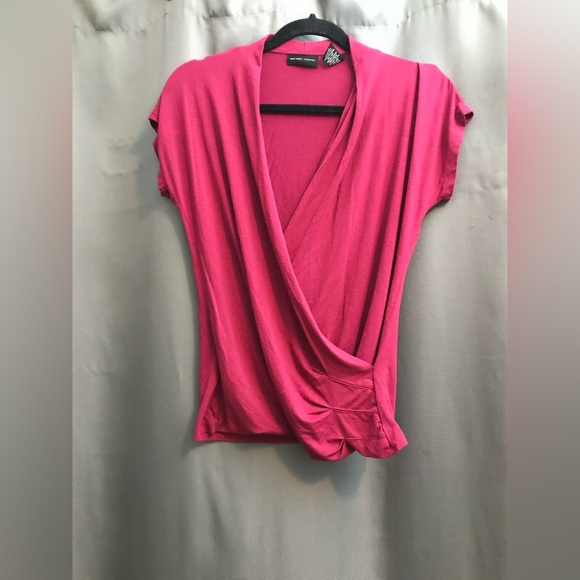 New York & Company fuchsia short sleeve wrap top size small - Picture 1 of 4